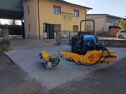 車載型マルチャー - Trinciatrice interfilare frontale modello BGP GREEN FC - OFFICINA MECCANICA B E G SRL - 額用 / ナイフ式 / 果樹園用