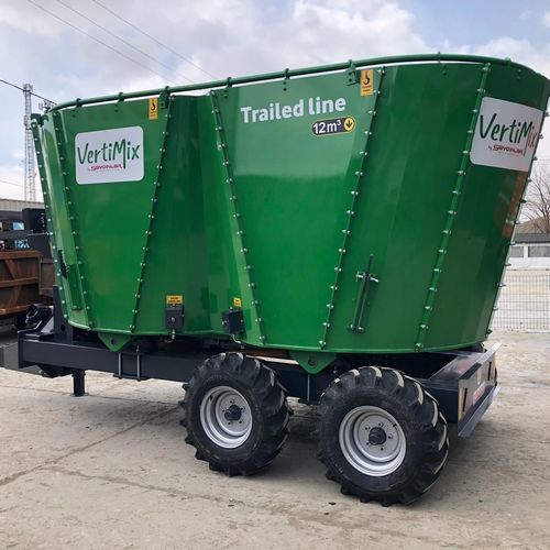 縦型ミキサーワゴン - 12 CBM - Sayginlar Agriculture Machinery Ltd. - 牽引式 / 側面から放出 / 2本オーガー