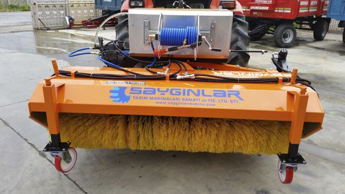 フォークリフト搭載用スイーパー - FULL - Sayginlar Agriculture Machinery Ltd. - 道路用 / フロントマウント