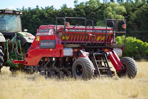 ホッパー条播機 - TDNG 300E - serafinmachinery - ディスク式 / 牽引式 / 施肥機付