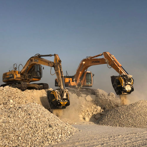 油圧調整付砕石機 - BF80.3 S4 - MB Crusher