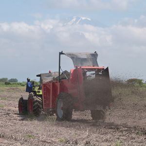 vagão distribuidor de esterco de arrasto 1