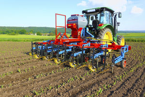 cultivador rotativo montado em trator