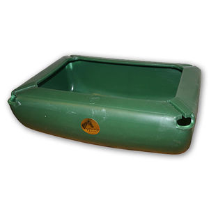 cocho para cavalos 1