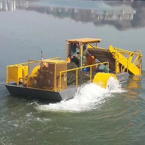 barco removedor de plantas aquáticas hidráulico
