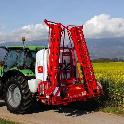 Pulverizador montado - AGS 600 EN - AGROMEHANIKA d.d. - para grandes áreas de cultivo / hidráulico / elétrico
