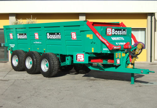 Vagão distribuidor de esterco de arrasto - SB 200    - BOSSINI s.r.l. - com batedores horizontais / com 3 eixos