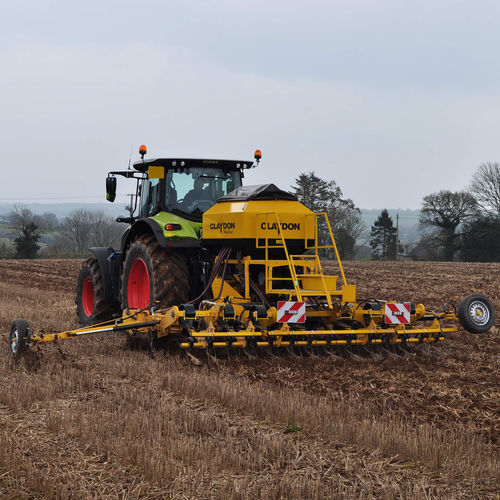 Semeadora de fluxo contínuo mecânica - Hybrid M4 - Claydon Yield-o-Meter Ltd. - montada em trator / com engate em 3 pontos / para plantio em faixas