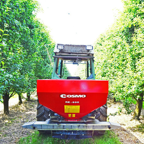 Adubadeira com engate em 3 pontos - RE-F 500 - Cosmo Srl - larga