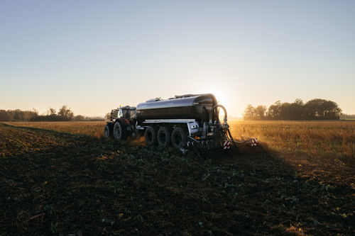 Distribuidor de esterco líquido com 3 eixos - POLYCIS series - Farmtech d.o.o. - de pressão / de arrasto