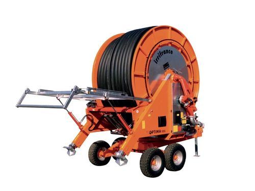 Enrolador de irrigação acionado por turbina - OPTIMA 1045 Boggie - IRRIFRANCE - montado em trator
