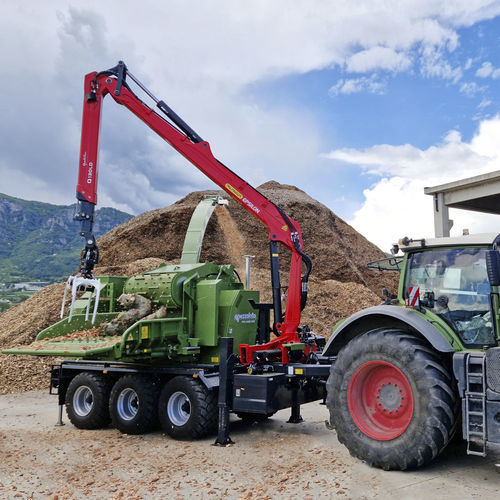 Triturador de galhos montado em caminhão - PTH 1400/1000 G - PEZZOLATO Officine Costruzioni Meccaniche S.p.A. - a diesel