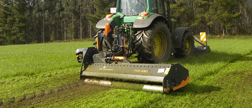 Triturador com deslocamento lateral - TDE - TMC CANCELA Maquinaria Agricola Cancela S.L. - de martelos / de facas / para beiras de estrada