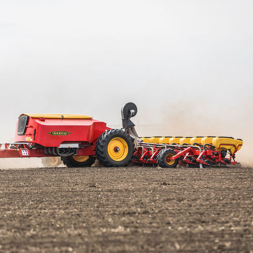 Semeadora de precisão com tremonha - Tempo L 8-24 - VÄDERSTAD GmbH - 24 linhas / de arrasto / dobrável