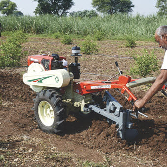 Arado de aivecas - VST Tillers Tractors Ltd. - montado / 2 hastes