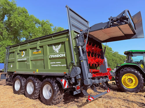 Adubadeira orgânica - ROD-25 GRIFFON - Zavod Kobzarenka Ltd. - montada em trator / líquida / sólida