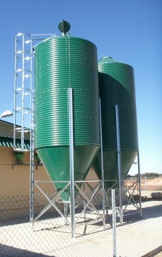 Silo para cereais - Fm Grupo - para ração / em polietileno / redondo