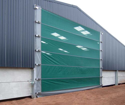 Porta para galpão - Agridoor Fold® - Galebreaker Limited - para galpão de criação de animais / para armazém / de enrolar