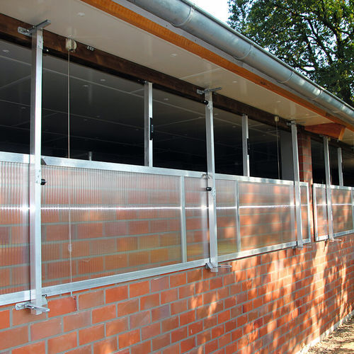 Janela para ventilação - Lubratec® - HUESKER Synthetic GmbH - para galpão de criação de animais