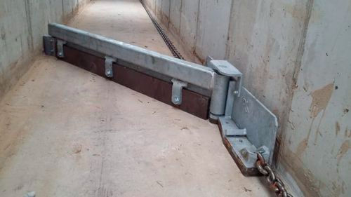 Raspador de esterco com corrente - Single arm HDX Delta - JOZ b.v. - reto / em V