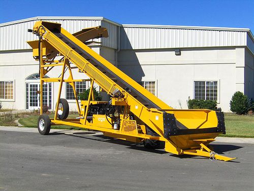Transportador para frutos secos - E5 - Coe Orchard Equipment, Inc. - de esteira / autopropelido