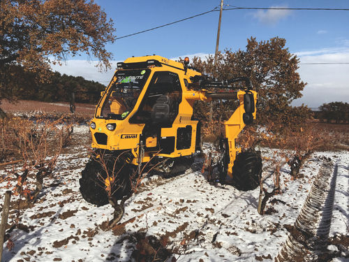 Trator pernalta - 3X3 EVO - GRV - hidrostático / vinhateiro / com cabine