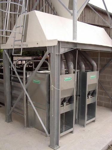 Sistema automático de alimentação para bovinos - DAC BNE - Orvalex - com tremonha
