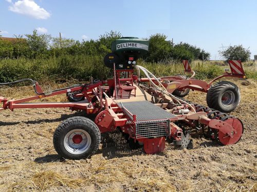 Semeadora de fluxo contínuo pneumática - T18 - Delimbe