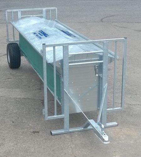 Tremonha de alimentação para cordeiros - O'Donnell Engineering - em aço galvanizado / coletiva / montada em carreta