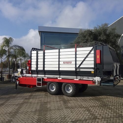 Carreta autocarregável - RS 140 - RIBERI - com 2 eixos / para forragem / com sistema de freio pneumático