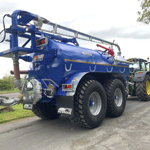 Distribuidor de esterco líquido com 1 eixo - Newrock Engineering Ltd - em tandem / com 2 eixos / a vácuo