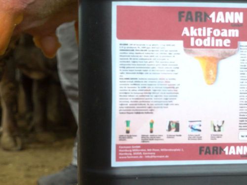 Solução de limpeza de tetos antibacteriana - Aktifoam Iodine - farmann - pré-ordenha