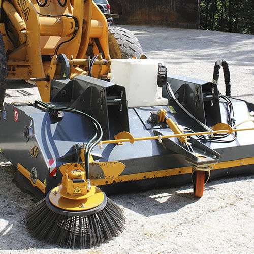 Varredora montada - CSI 250 - CM SRL - para vias públicas / para estábulo / para espaços públicos
