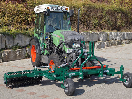 Cultivador montado - UGR - Alm Adelhelm Landtechnik Maschinenbau - com engate em 3 pontos / com ajuste hidráulico / com capinadeira