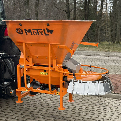 Espalhador de areia com engate em 3 pontos - N 031 series  - POM Augustów Sp. z o.o. - de arrasto / profissional / montado em trator